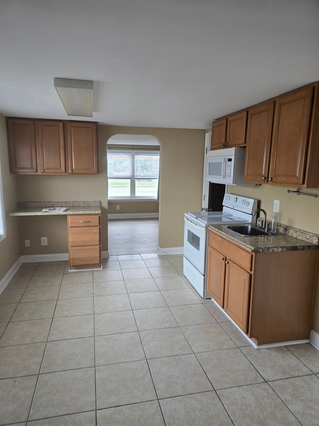 Building Photo - 28976 Three Notch Rd Unit 28976 Three Notch Rd. Apt