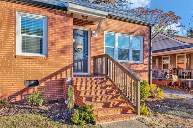 Photo - 809 Anarine Rd