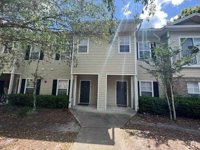 Building Photo - Spacious 2/2.5 Condo in Magnolia Place