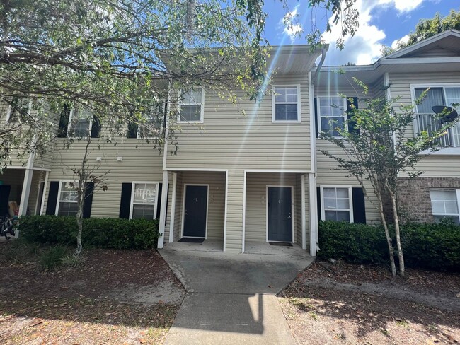 Spacious 2/2.5 Condo in Magnolia Place - Spacious 2/2.5 Condo in Magnolia Place