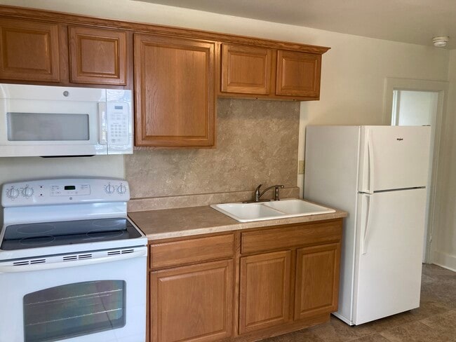 30 Grampian Blvd Unit 2