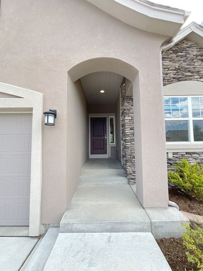 Photo - 4 Bedroom Home Available Near Old Ranch Rd & N Powers Blvd