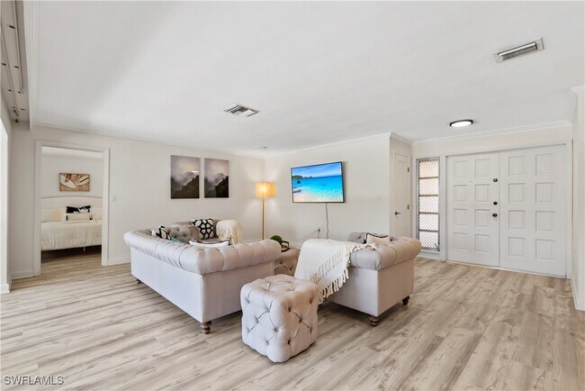 Photo - 2125 Marina Dr