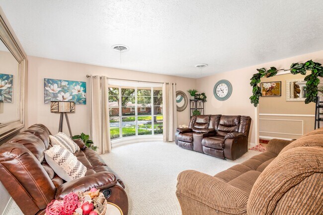 Photo - 2202 Eaves Dr