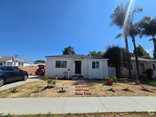 Building Photo - 4044 167th St Rental