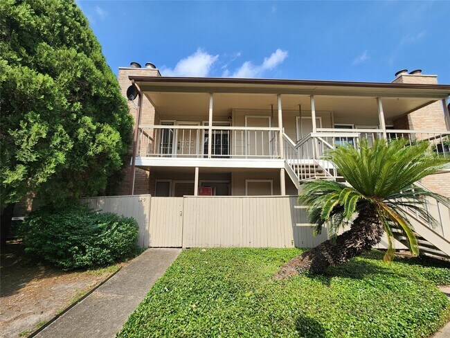 Building Photo - 2110 Wilcrest Dr Unit 229 Rental