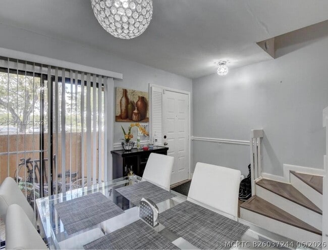 9270 NW 40th St