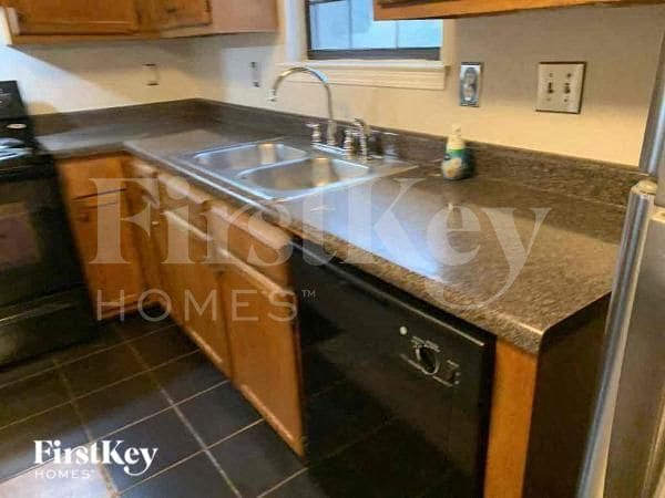 Photo - 6140 Littleton Dr