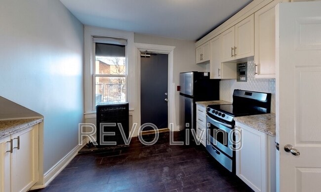 Photo - 477-477 King St E