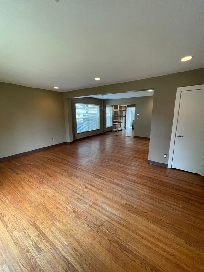Photo - Updated Florence Park South Bungalow! 2 Bed, 1 Bath - Open Floorplan!
