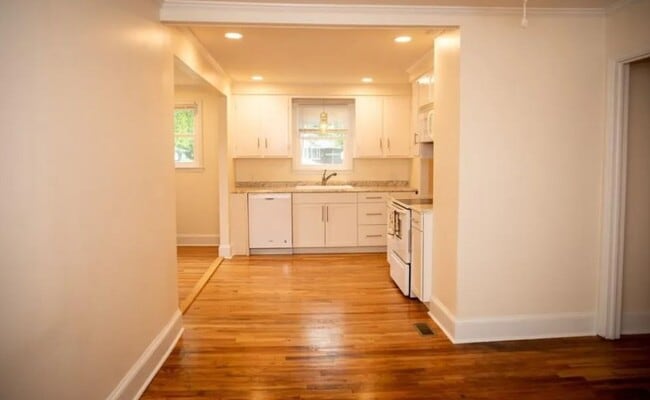 Photo - 1420 S Kilbourne Rd