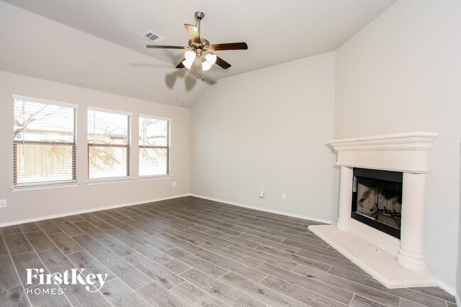 Photo - 1020 Deer Valley Dr