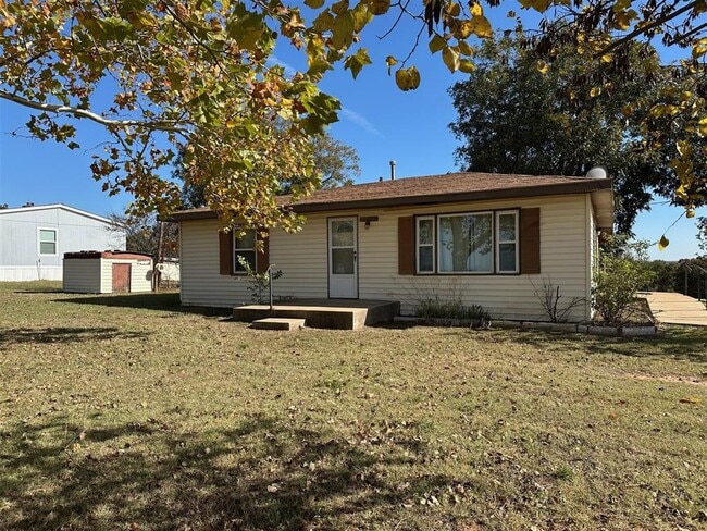 Building Photo - 1424 S Academy Rd