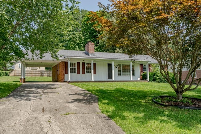305 Edgewood Ave