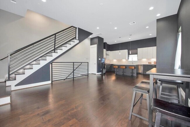 2114 Engelmohr St