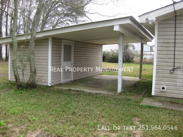 Photo - 100 Oak St