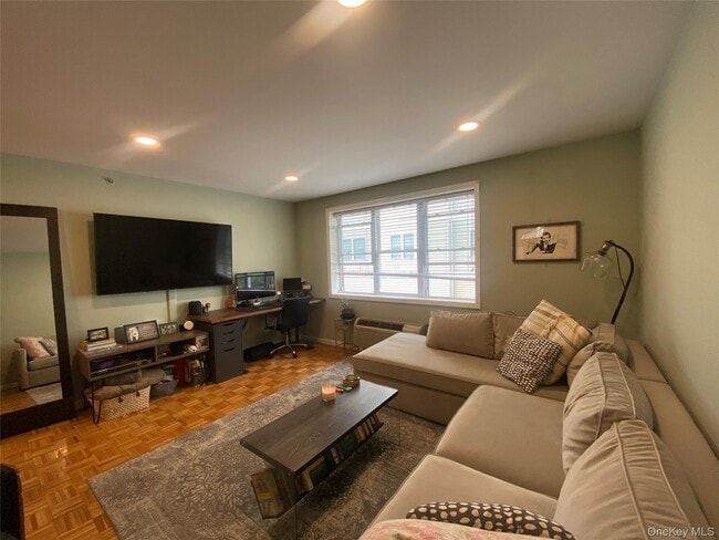 Building Photo - 342 Westchester Ave Unit #26E