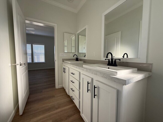 7711 Desoto Dr