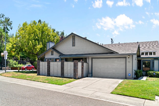 Building Photo - 7456 Santa Susana Way Rental