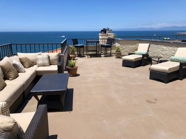 Building Photo - 555 Esplanade Unit 517