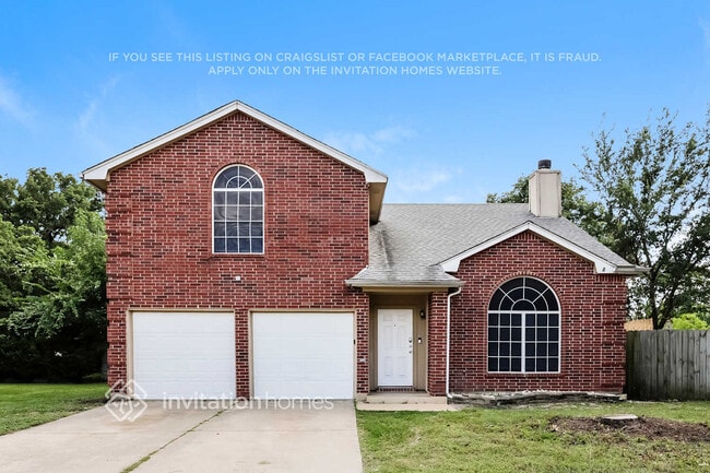 Building Photo - 823 Yellowstone Dr