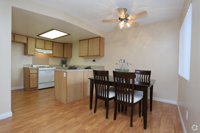 Eat-in Kitchen