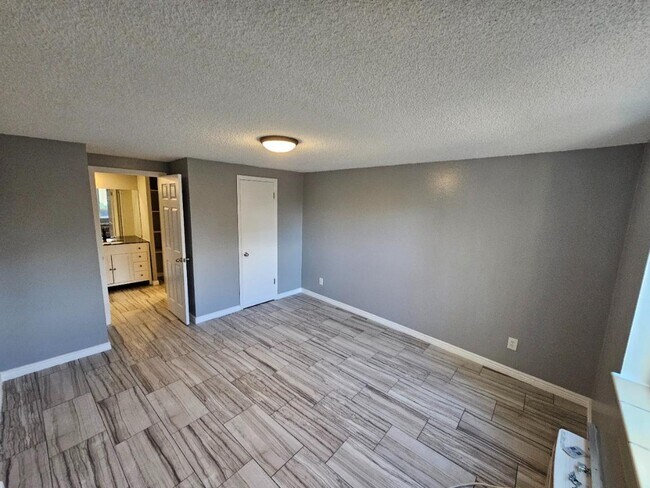 1302 S Parker Rd