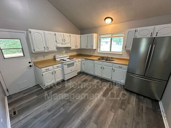 Photo - 8209 Webster Avenue