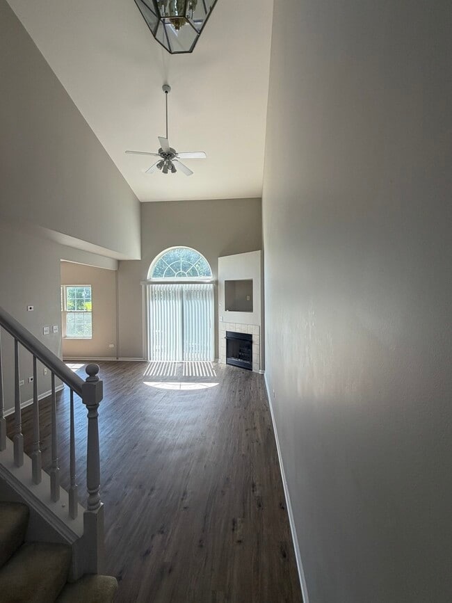 Photo - 2503 Oak Tree Ln