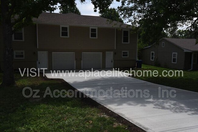 Photo - 707 SW Ward Rd Unit Apt A