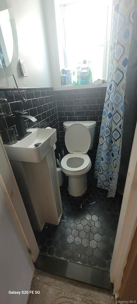 Photo - 88-25 Lyman St