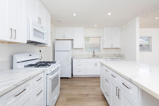 Photo - OPEN HOUSE: 10/25 10-11AM ~ 4BR Home with ...