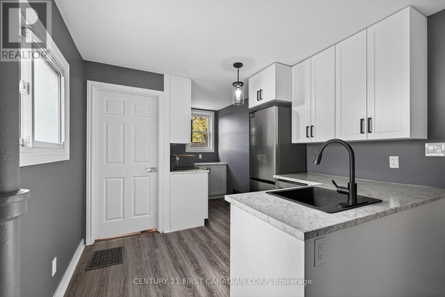 Photo - 117 Sterling St