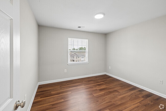 2BR, 2BA - 990SF - Second Bedroom