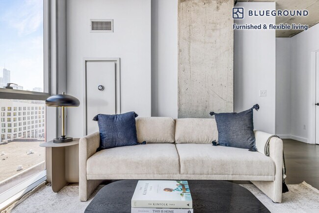 Photo - 625 W Division St Unit FL7-ID579