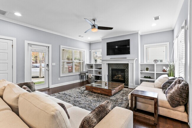 Photo - 2681 Oak Leaf Pl