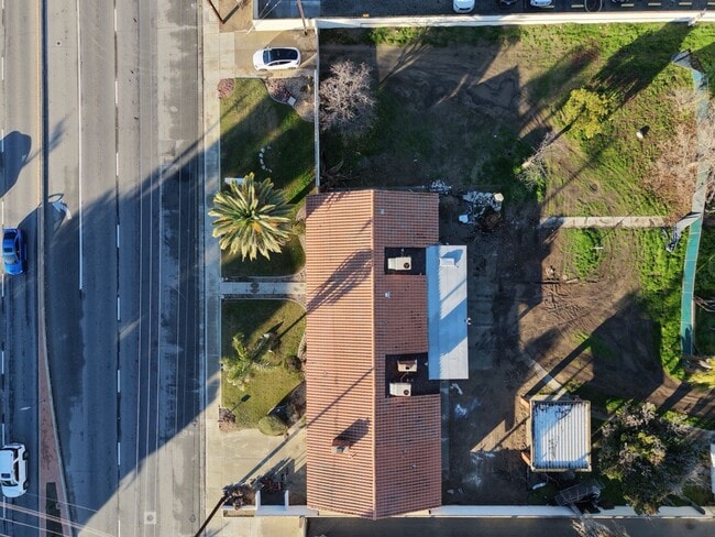 Photo - 5 -Bedroom Home for Rent in Desirable Southwest Bakersfield