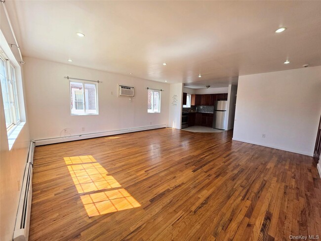 Photo - 219-23 114th Rd