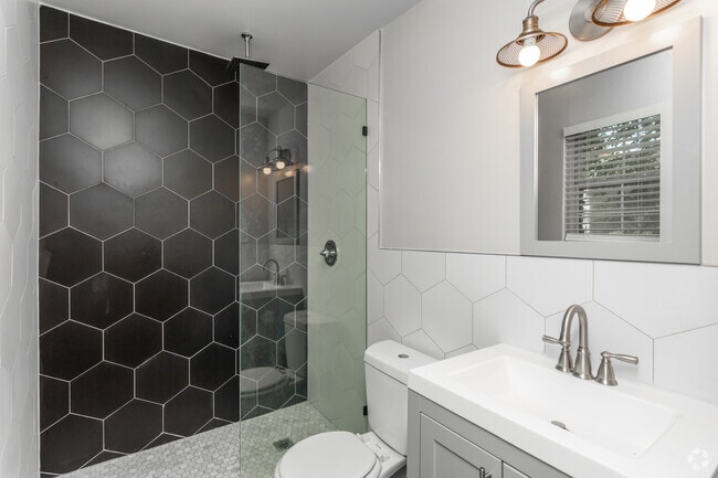 1BR, 1BA - 600 SF - The Park at Peachtree Hills