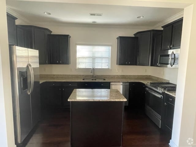 Building Photo - Available for May move in Rental