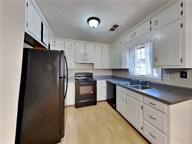 Photo - 2124 Golfview Dr SE