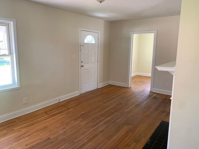 Photo - Cozy Two Bedroom Bungalow!