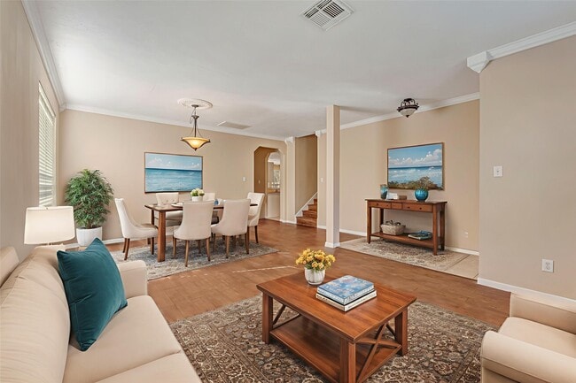 Photo - 914 Chapwood Ct