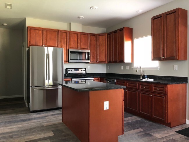 Photo - 1418 W 27th St