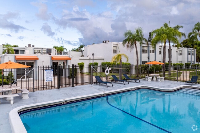 Piscina - Harold Square