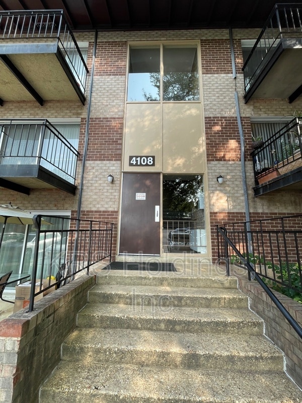 Building Photo - 4108 Mangalore Dr Unit #103