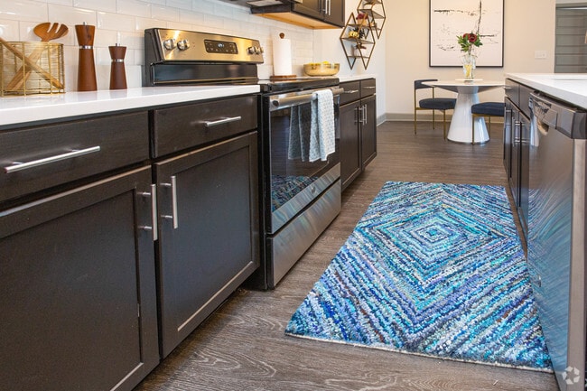 2BR, 2BA - Kitchen