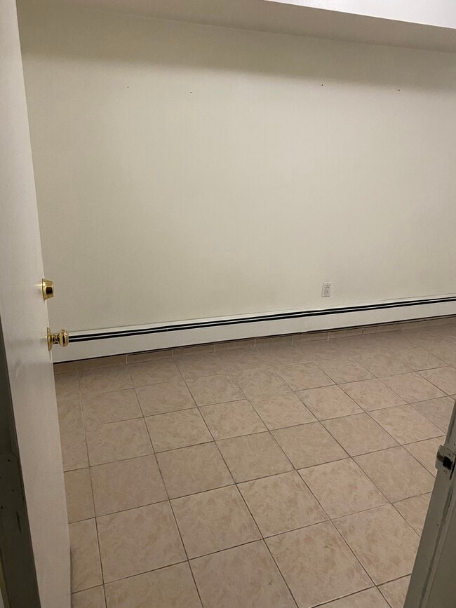 Building Photo - 749 S Broad St Unit Ground