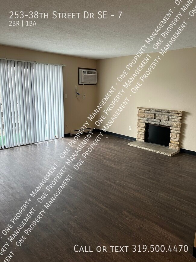Photo - 253-38th Street Dr SE -7 Unidad 7