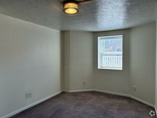 Building Photo - 517 E 500 S Rental